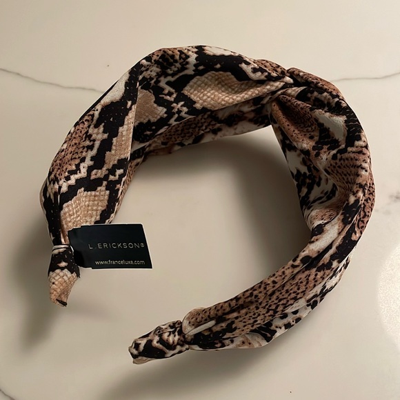 Gorgeous turban twist snake print NWT chic elegant classic timeless ❤️ - Picture 1 of 4